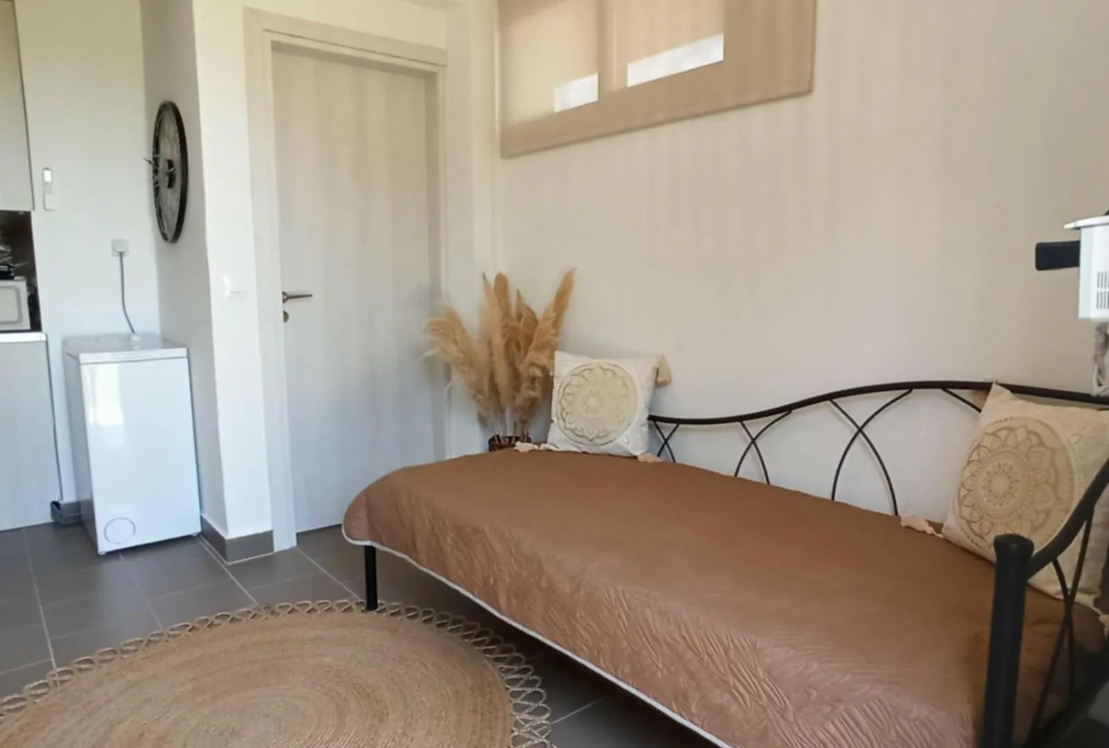 Ve Apartment Хелмата